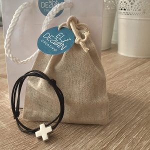 Cruz de plata cuadrada